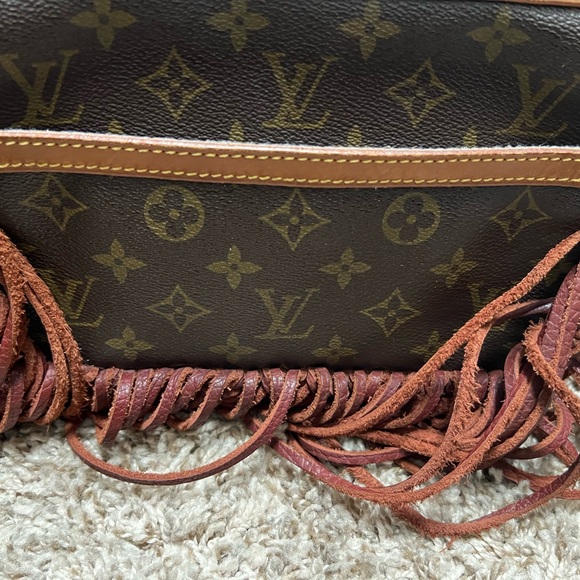 Authentic Vintage Louis Vuitton Bag - Picture 13 of 16